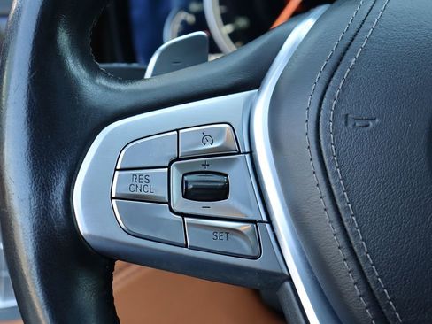 Used 2017 BMW 750i xDrive image 17