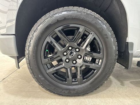 Used 2025 Chevrolet Silverado 1500 RST image 33