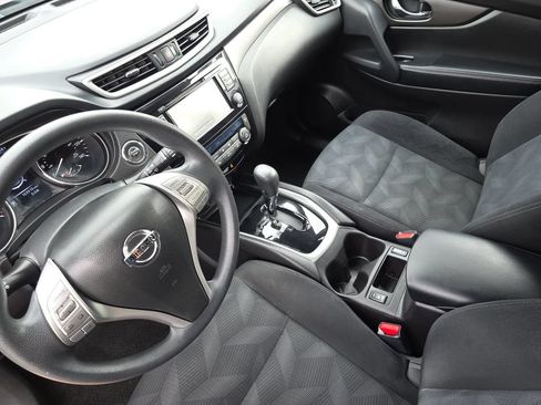 Used 2015 Nissan Rogue SV w/ SV Premium Package AWD/4WD image 26