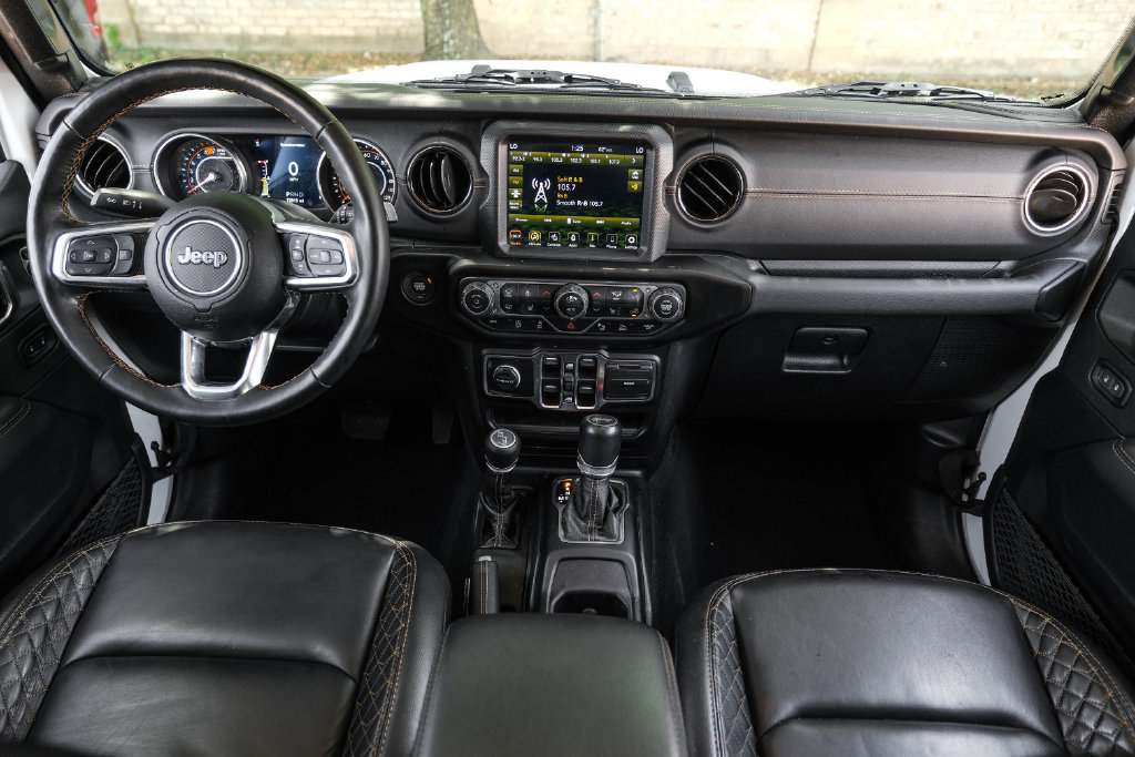 Used 2021 Jeep Wrangler Unlimited Sahara AWD/4WD image 5