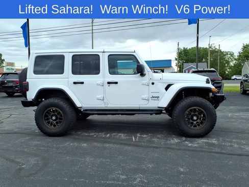 Used 2021 Jeep Wrangler Unlimited Sahara w/ LED Lighting Group AWD/4WD image 14