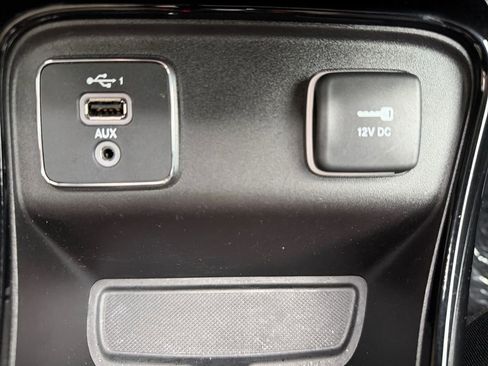 Used 2019 Jeep Compass Latitude FWD image 28