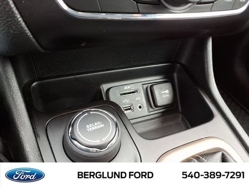 Used 2018 Jeep Cherokee Latitude w/ Altitude Package image 27