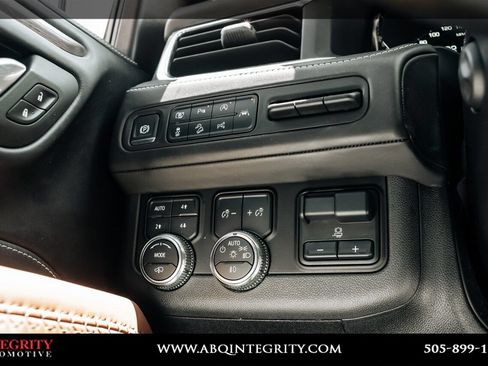 Used 2023 GMC Yukon XL Denali Ultimate AWD/4WD image 28