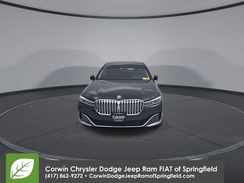 Used 2022 BMW 740i xDrive w/ Premium Package image 5