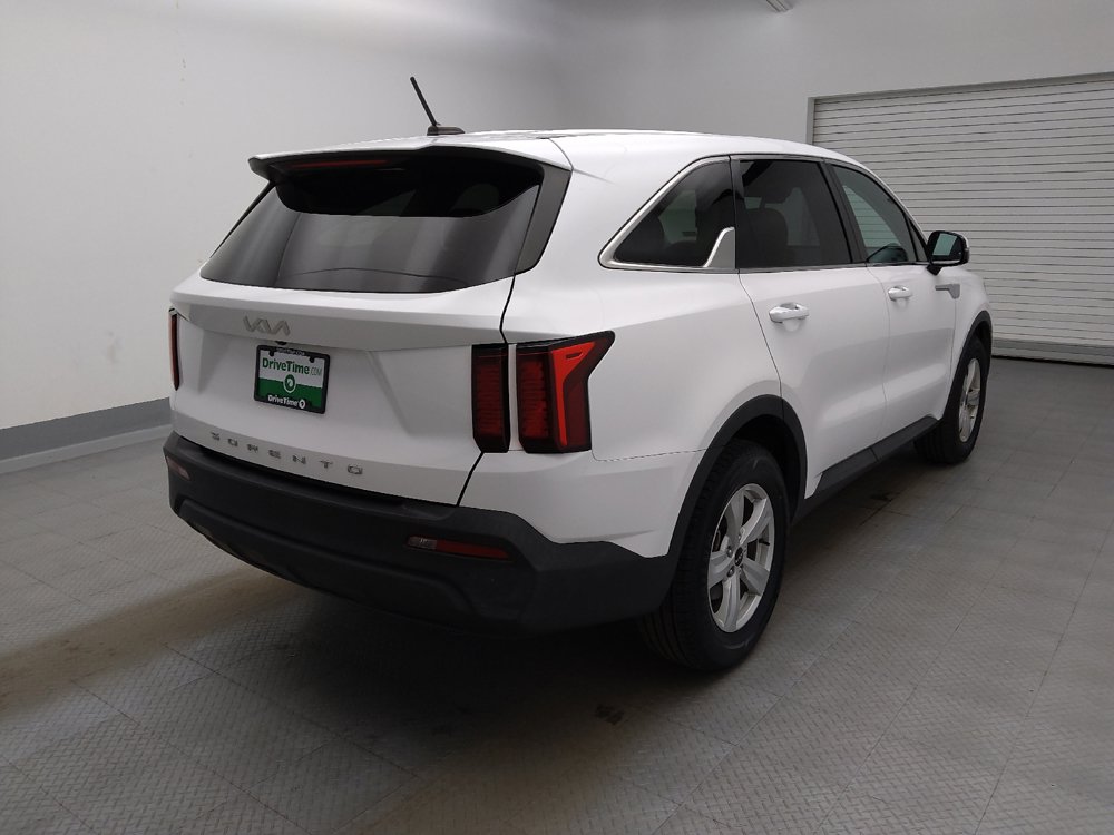 Used 2022 Kia Sorento LX FWD image 9