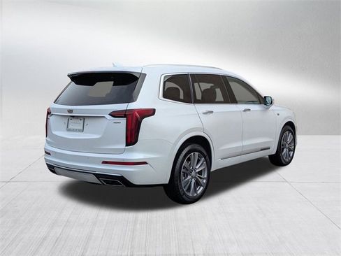 Certified 2023 Cadillac XT6 Premium Luxury image 5