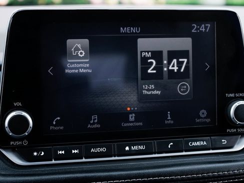 Used 2023 Nissan Rogue S image 27