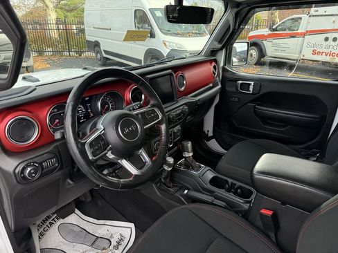 Used 2022 Jeep Gladiator Rubicon w/ Cold Weather Group image 14