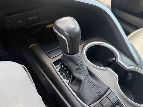 Certified 2022 Toyota Camry XLE w/ Cold Weather Package FWD image 19