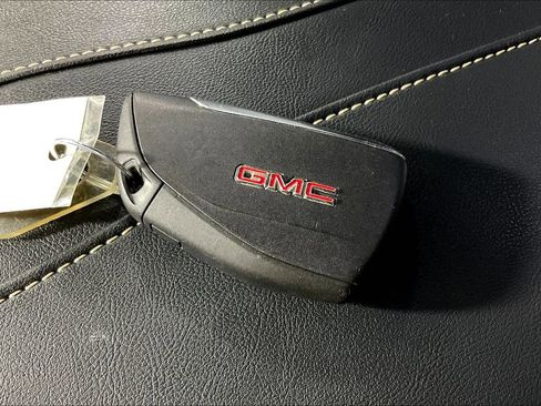 Used 2024 GMC Acadia Elevation image 14