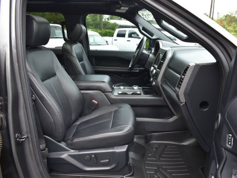 Used 2020 Ford Expedition XLT w/ Equipment Group 202A AWD/4WD image 8