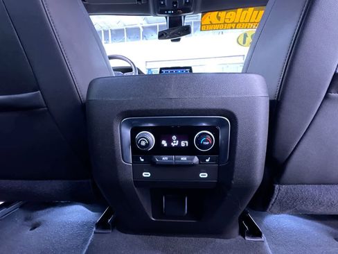 Used 2021 Chevrolet Tahoe LT w/ LT Signature Package AWD/4WD image 39