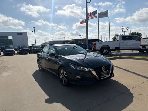 Used 2021 Nissan Altima 2.5 SL FWD image 8