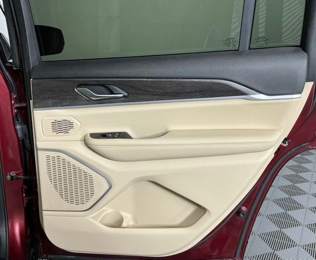Used 2021 Jeep Grand Cherokee L Limited AWD/4WD image 23