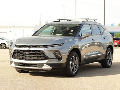 Used 2024 Chevrolet Blazer LT w/ Convenience Package FWD image 3