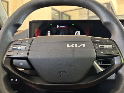 Used 2025 Kia K4 FWD image 27