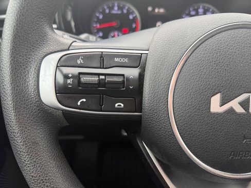 Used 2022 Kia K5 LX image 21