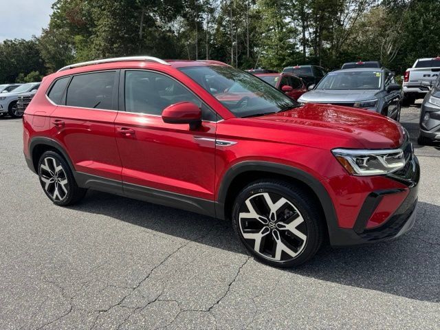 Certified 2022 Volkswagen Taos SEL w/ Panoramic Sunroof Package AWD/4WD image 3