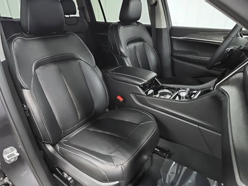 Used 2023 Jeep Grand Cherokee L Limited AWD/4WD image 15