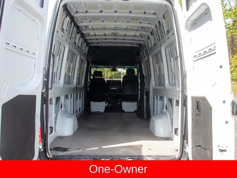 Used 2021 Mercedes-Benz Sprinter 2500 w/ Driver Convenience Package image 14