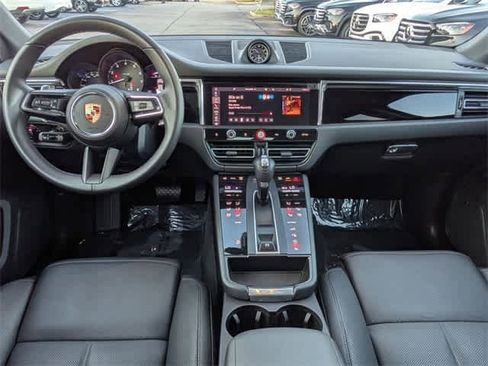 Used 2024 Porsche Macan image 16