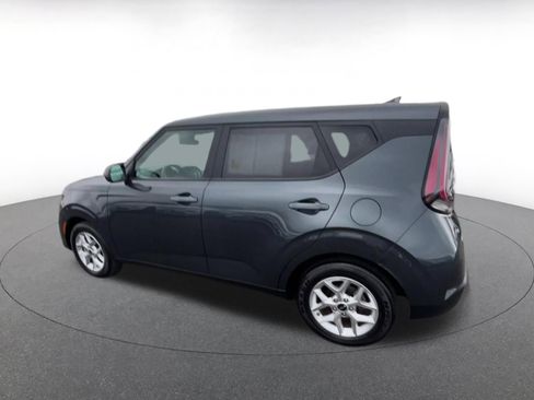 Used 2025 Kia Soul LX w/ LX Technology Package FWD image 10