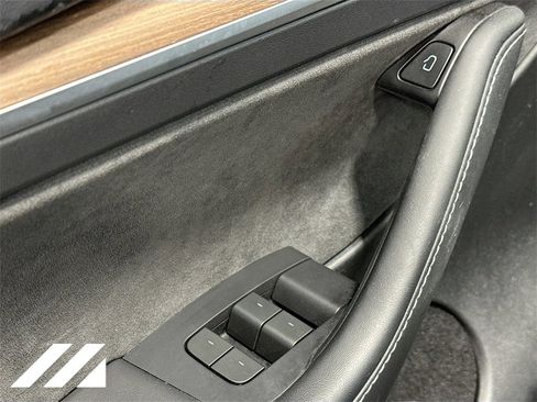 Used 2024 Tesla Model Y Long Range image 19