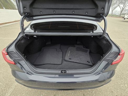 Used 2025 Toyota Camry SE image 9