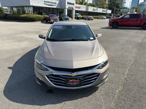 Used 2023 Chevrolet Malibu LT w/ Driver Confidence Package FWD image 4