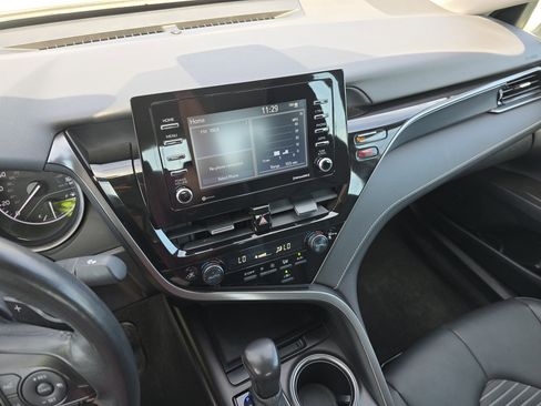 Used 2024 Toyota Camry SE image 27