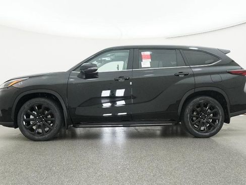 New 2026 Toyota Highlander XLE image 9