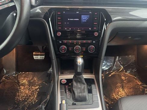 Used 2022 Volkswagen Passat 2.0T R-Line image 23