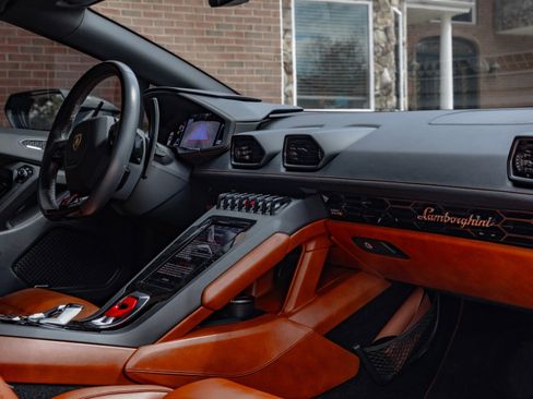 Used 2020 Lamborghini Huracan EVO AWD/4WD image 35