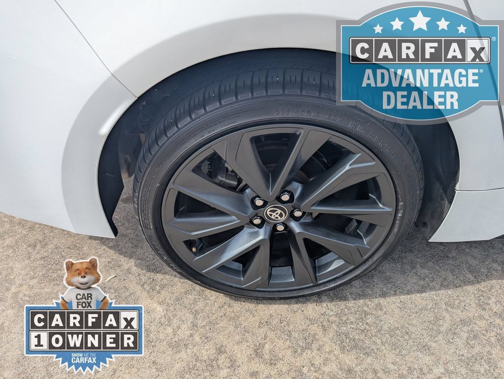 Used 2025 Toyota Corolla SE FWD image 3