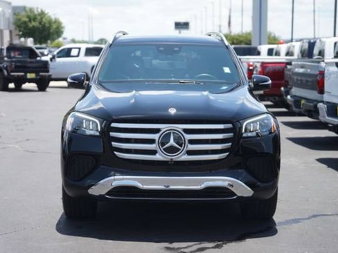 Used 2025 Mercedes-Benz GLS 450 4MATIC image 3
