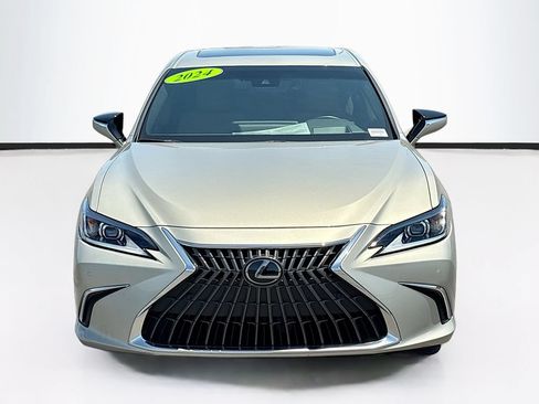 Used 2024 Lexus ES 300h w/ Premium Package FWD image 2