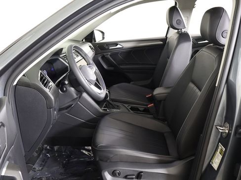 Certified 2023 Volkswagen Tiguan SE image 29
