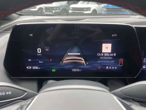Used 2025 Chevrolet Equinox EV RS FWD image 3