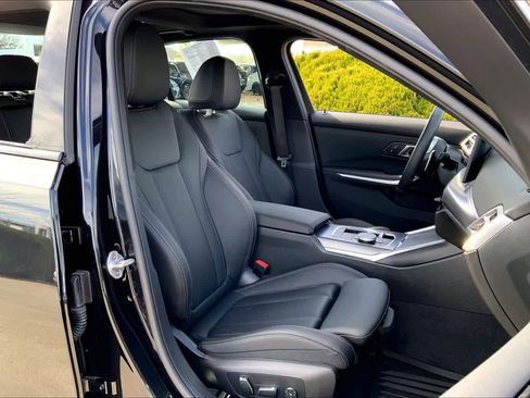 Used 2025 BMW M340i xDrive w/ Premium Package image 10