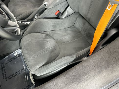 Used 2020 McLaren 720S Spider image 17