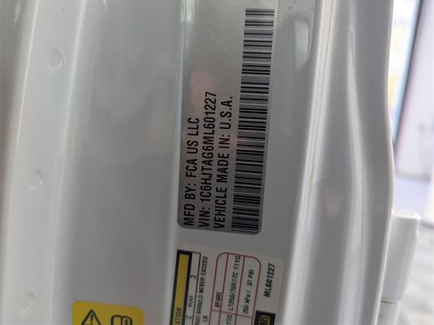 Used 2021 Jeep Gladiator Sport image 39