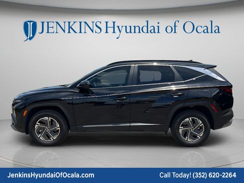 Certified 2025 Hyundai Tucson Blue AWD/4WD image 6