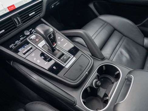 Certified 2020 Porsche Cayenne image 21