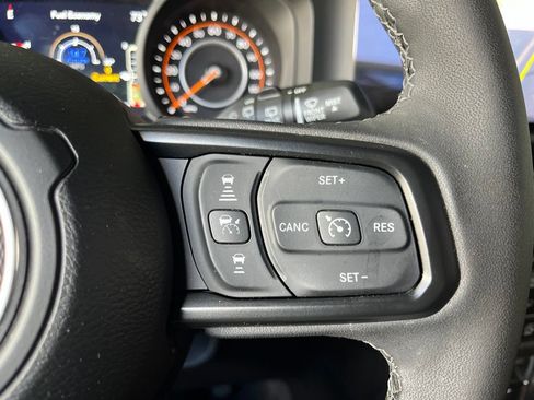 Used 2025 Jeep Wrangler Unlimited Sport AWD/4WD image 33