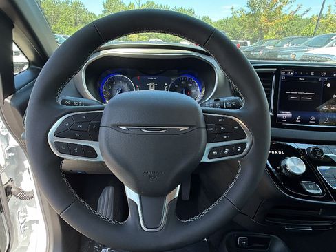 New 2027 Chrysler Pacifica LX FWD image 24
