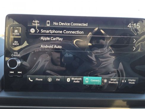 Used 2025 Honda Pilot EX-L image 3