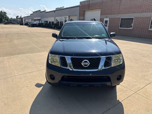 Used 2008 Nissan Pathfinder S AWD/4WD image 2