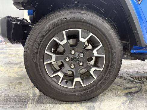 Used 2024 Jeep Wrangler Unlimited Sahara w/ Technology Group image 28