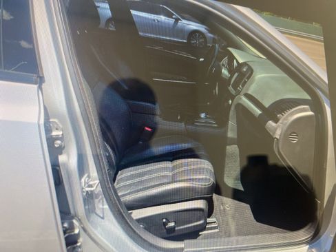 Used 2021 Chrysler 300 S RWD image 13